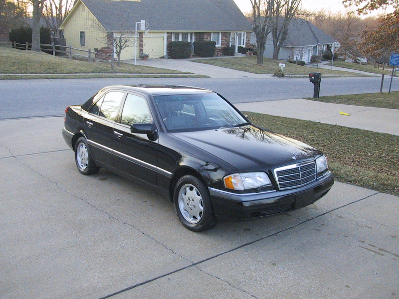 The car reviewed was exactly like the one above (after a good wax) minus the headlight wipers.